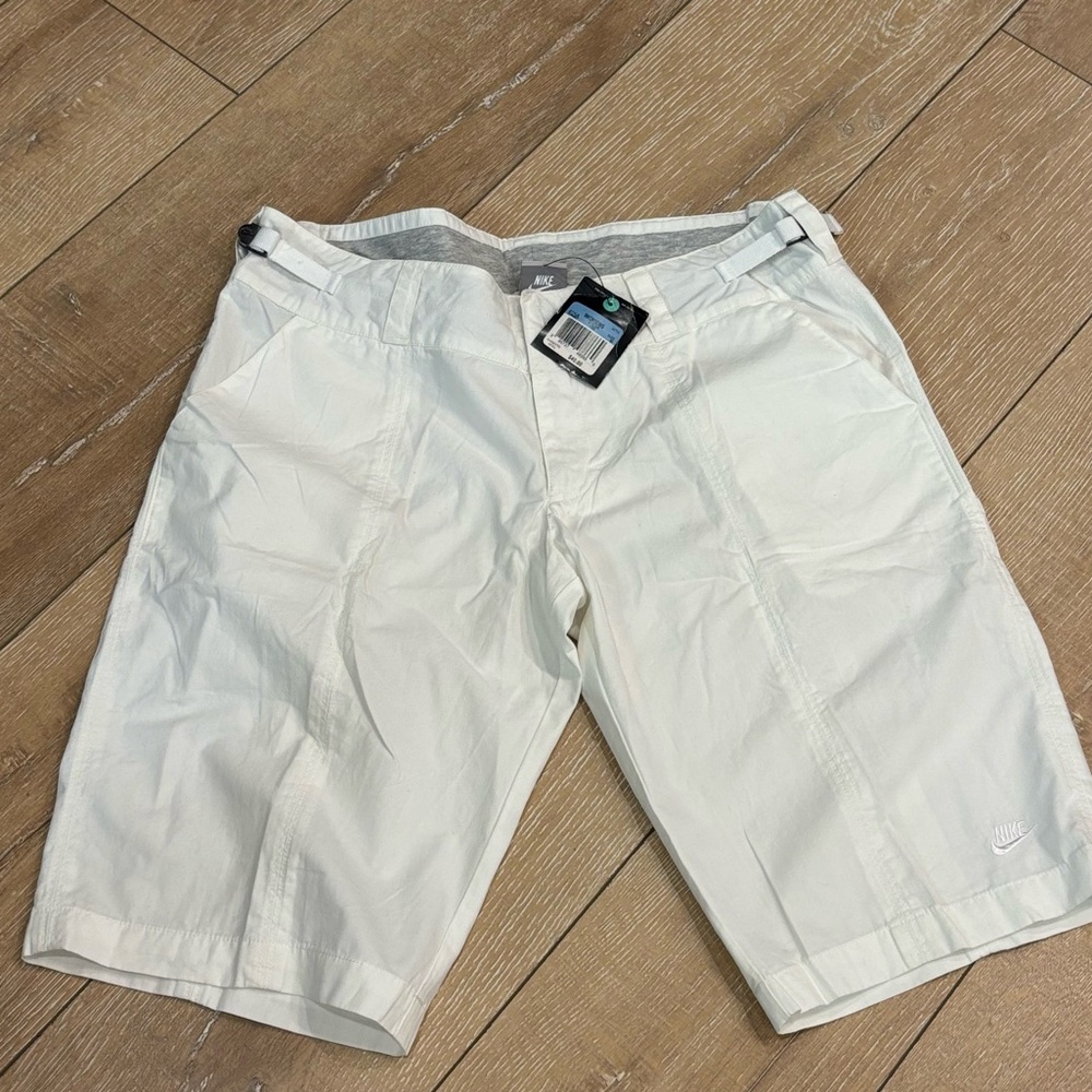 Nike Sportswear Women's White Bermuda Shorts - NWT